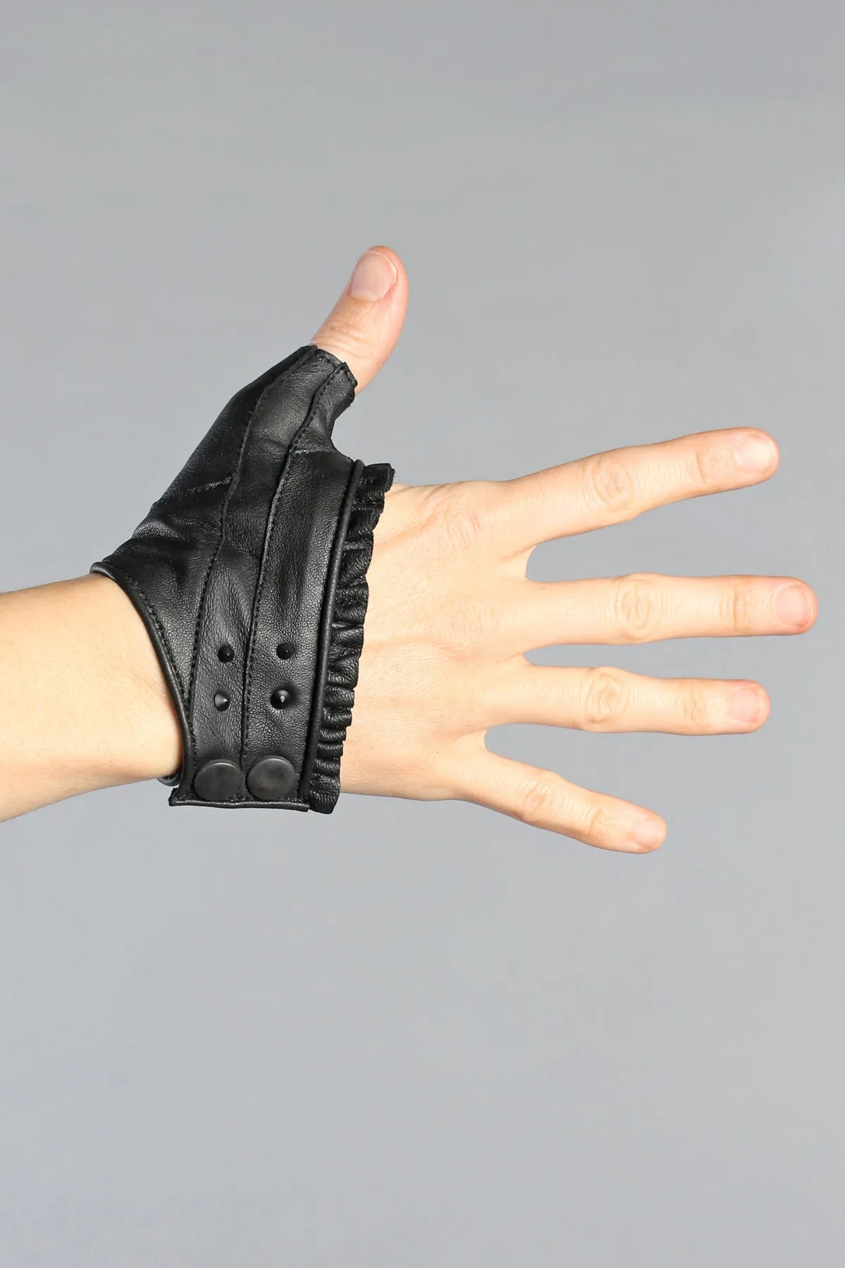 5D x Steam Trunk Grip Glove with Ruffle