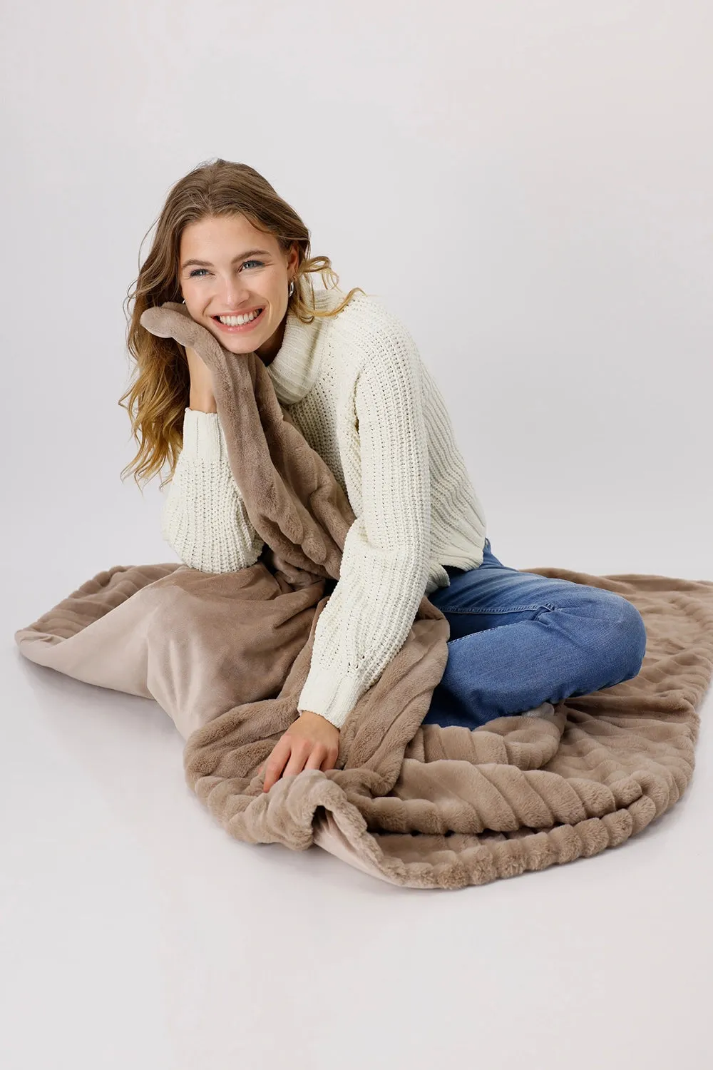 Monari Faux Fur Blanket 808270