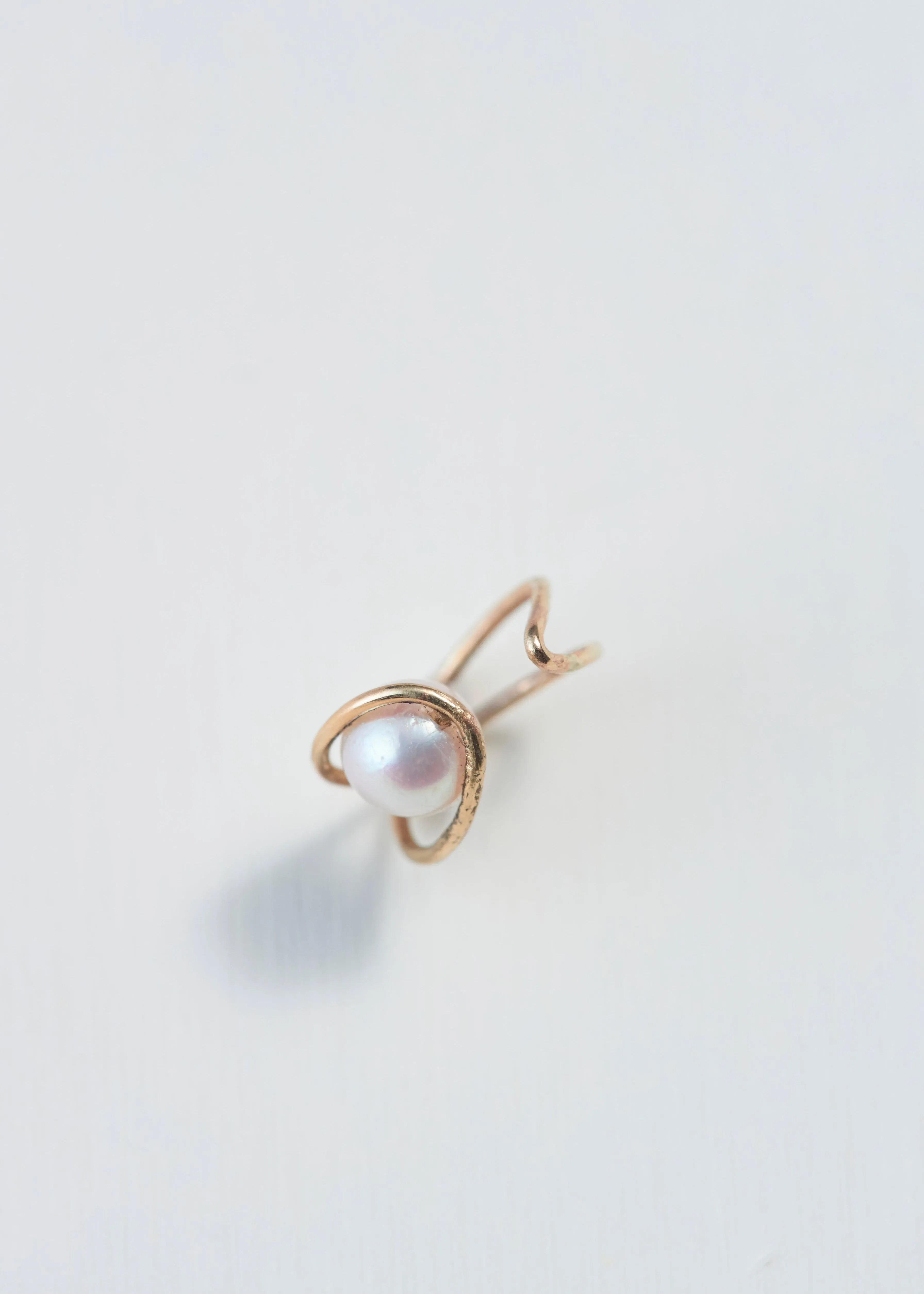 Nest ear cuff one pearl